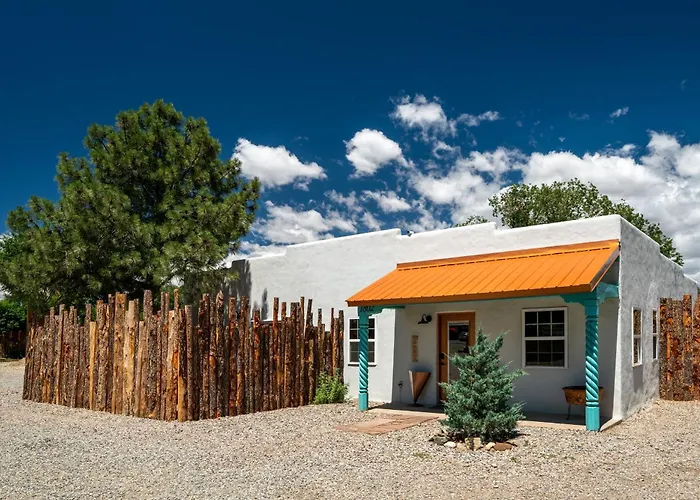 Luxx Taos Motor Lodge